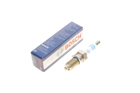 Свеча зажигания BOSCH 0 242 140 519