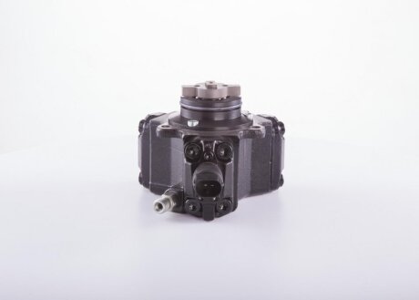 Топливный насос common rail BOSCH 0445010272